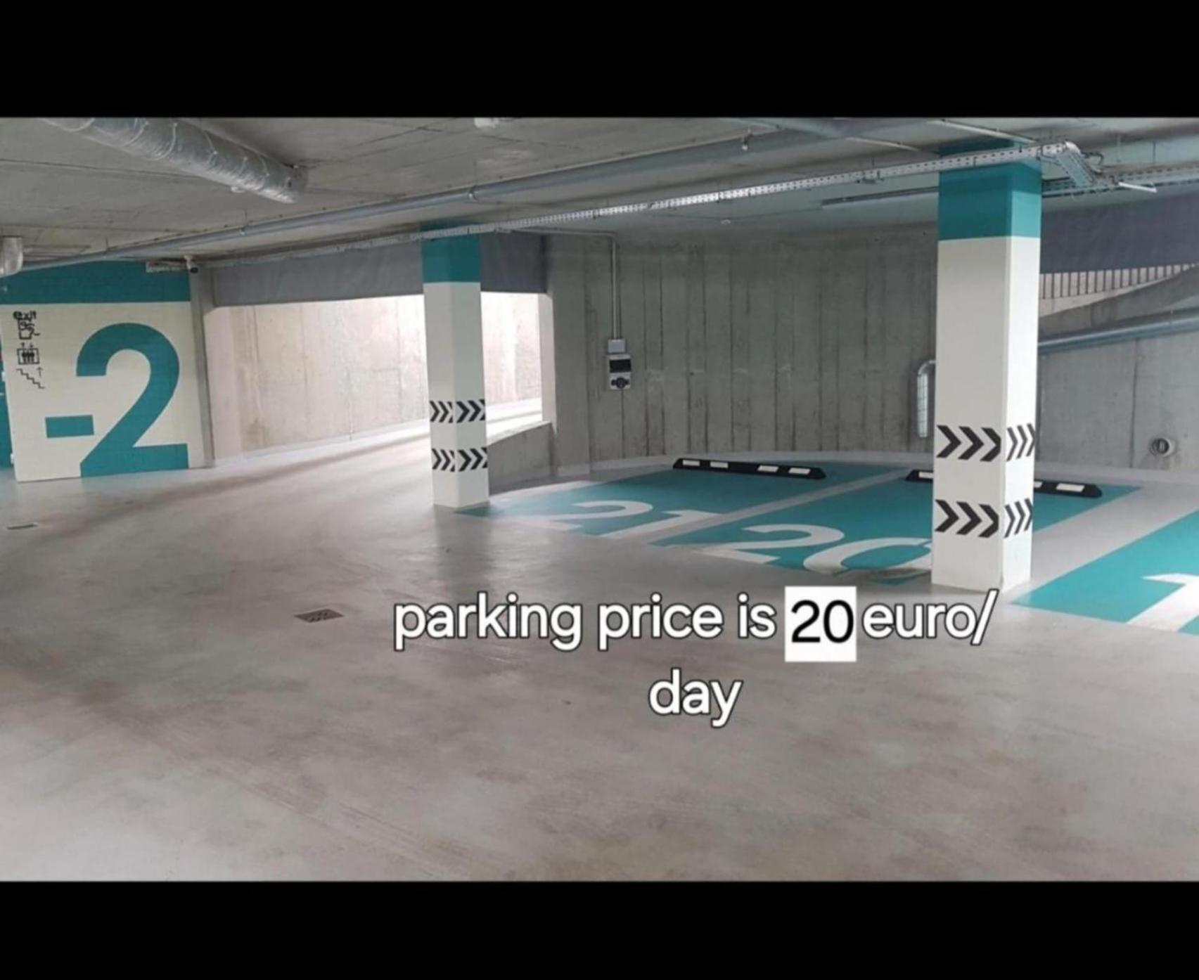 Happy Brilliant Old Town Self Check In, Underground Parking, Terrace